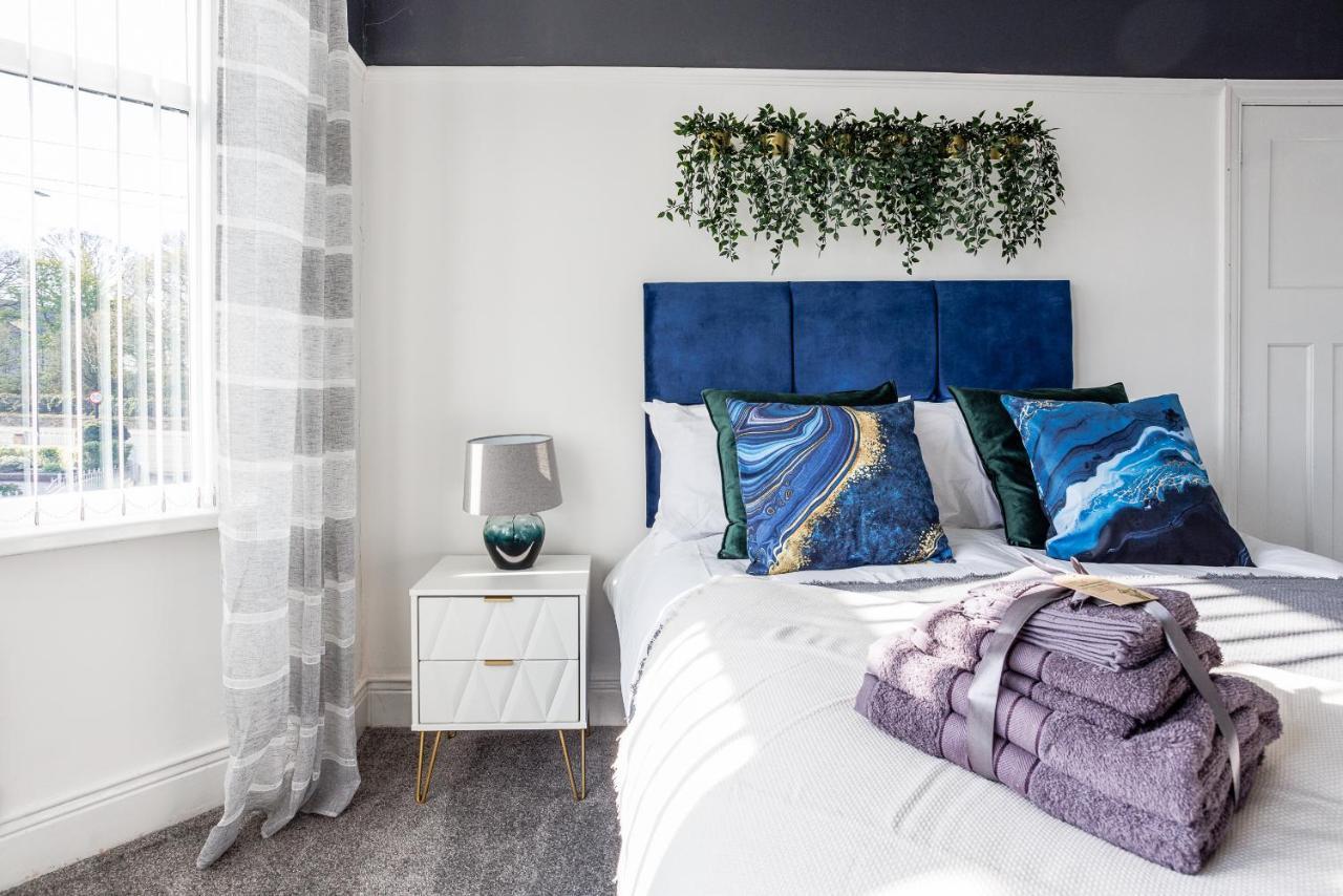 Sleek 4 Bed In Newcastle- Sleeps 9 - Parking Newcastle upon Tyne
