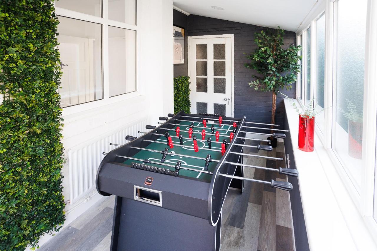 Holiday home Sleek 4 Bed In Newcastle- Sleeps 9 - Parking